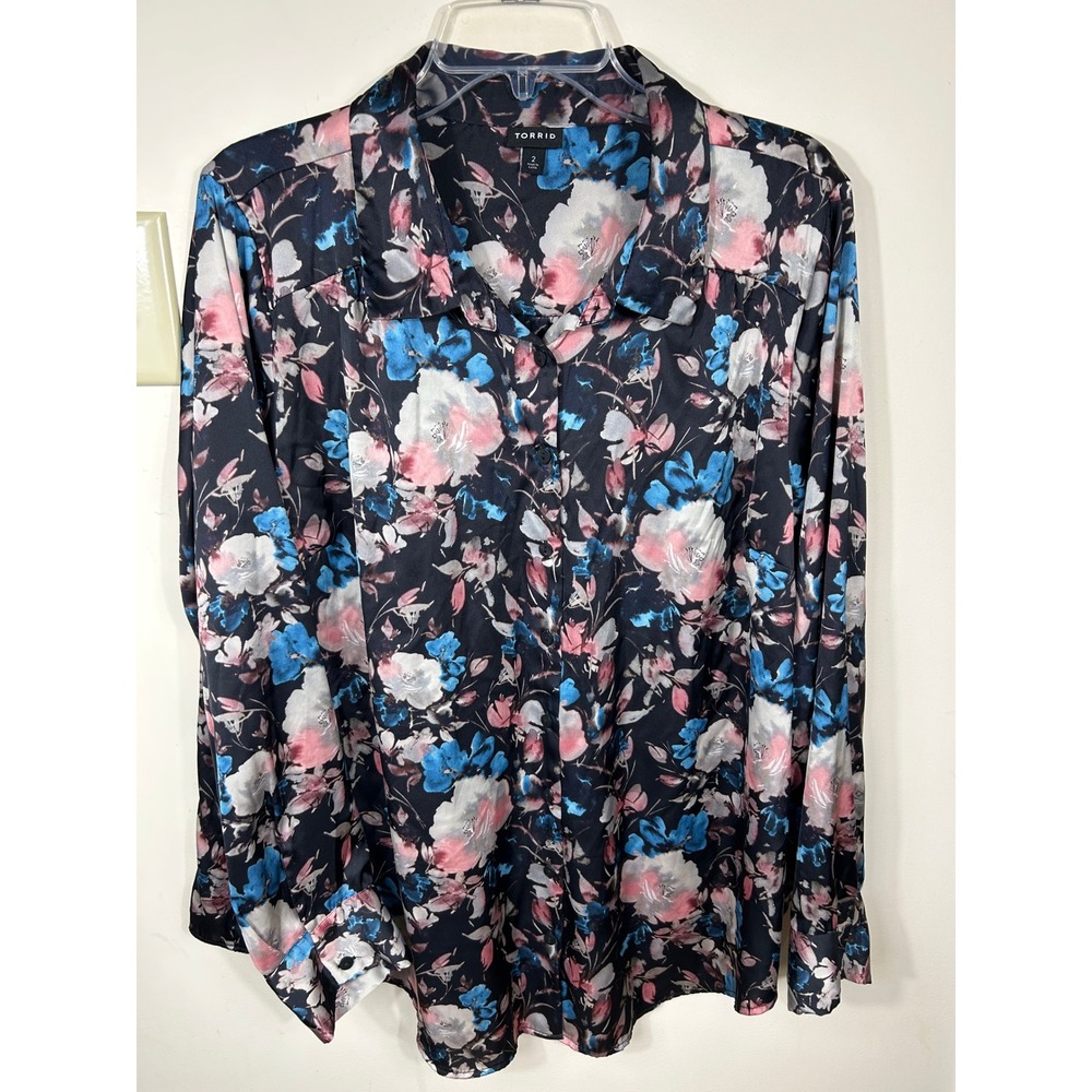 Torrid Dark Floral Button Down Blouse Womens 2X Black Satin Feel Whimsigoth L/S